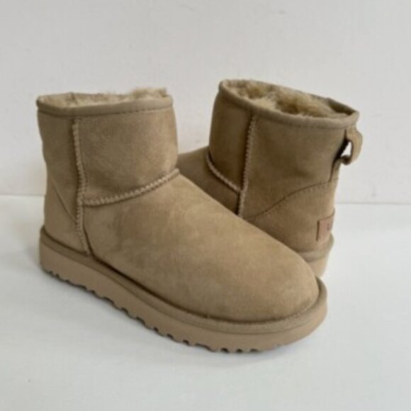 UGG Classic Mini II Mustard Seed US 9 - Picture 1 of 6